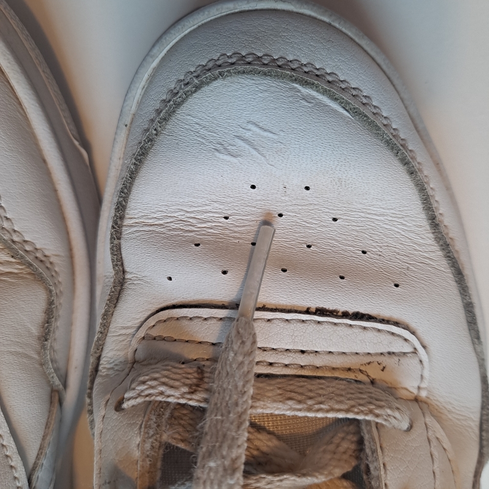 White Reebok Classics - Picture 4 of 10